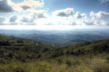 Camino a Topes de Collantes